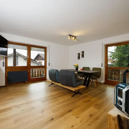 Schlossblick Apartman *